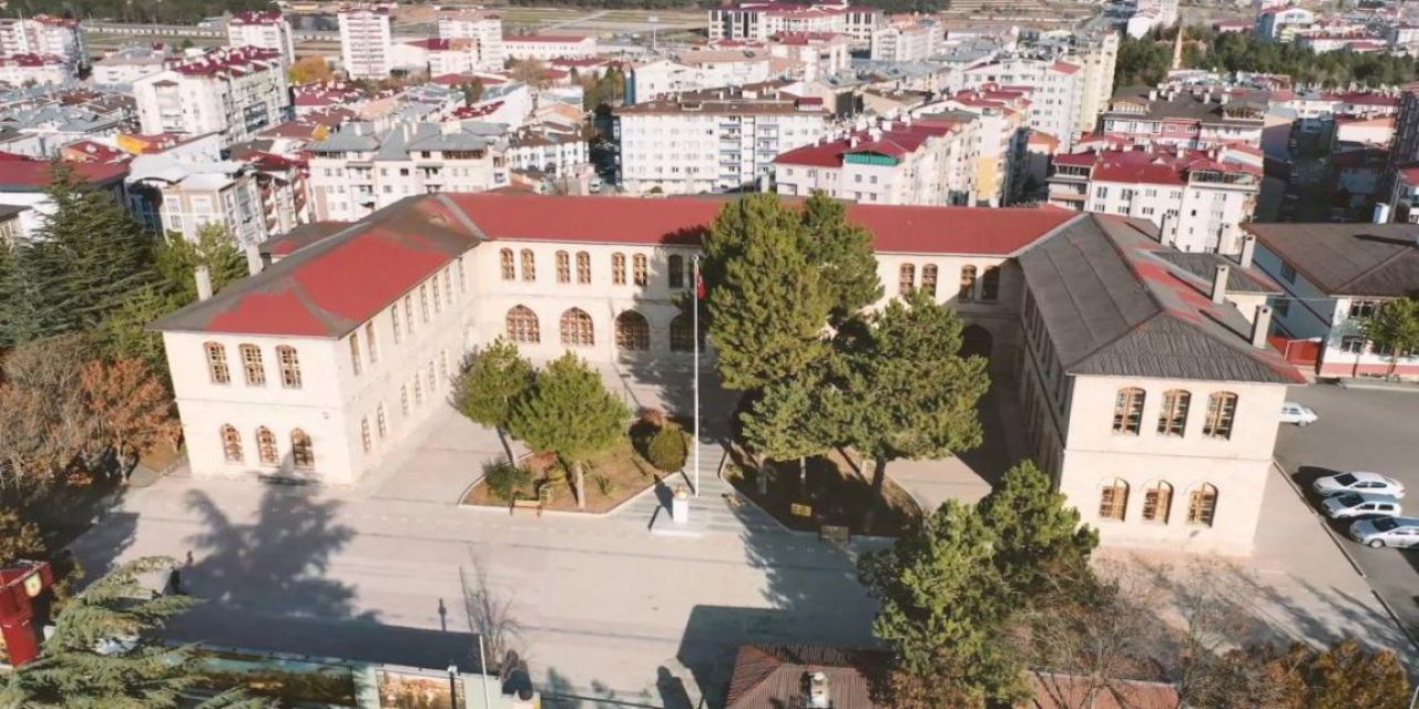 108 Yıllık Selçuk Anadolu Lisesi: Tarihi Duvarlar Arasında Modern Eğitim