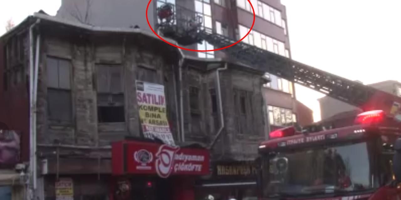 Kadıköy Ahşap Binada Yangın