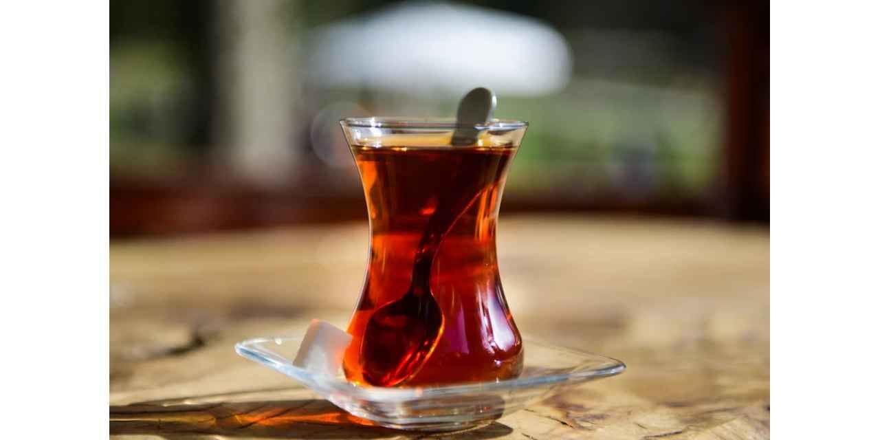 Bardakda Çay