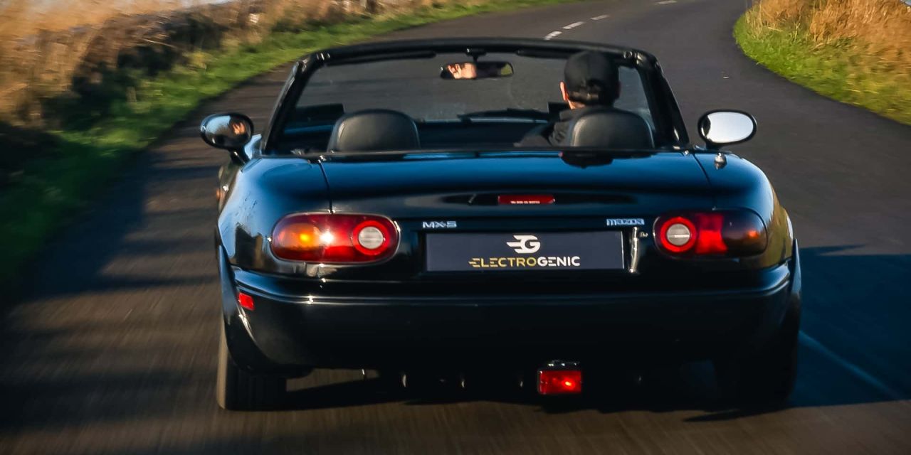 Mazda MX-5 Miata Arka