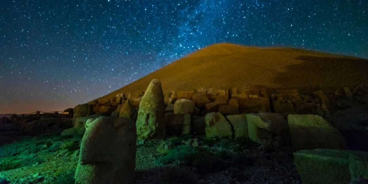 Nemrut Dağı Heykeller