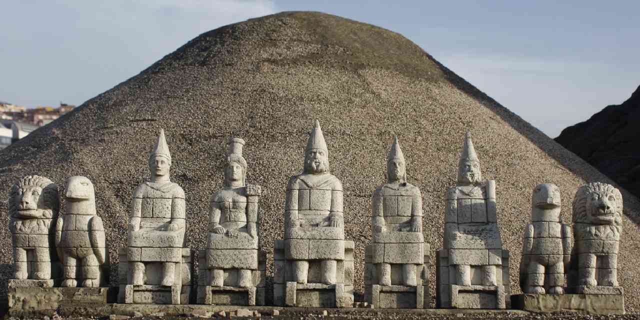 Nemrut Dağı Heykeller