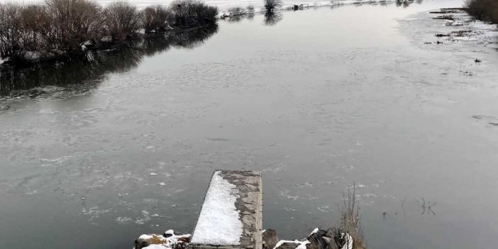 Ağrı'da Dondurucu Soğuklar: Sulak Alanlar Buz Tuttu