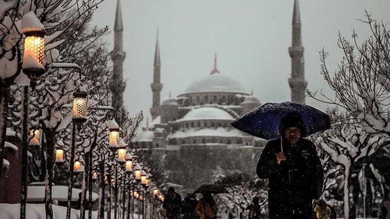 İstanbul'a Kar Ne Zaman Yağacak? Meteoroloji Uzmanları Tarih Verdi! Kar için Geri Sayım Başladı...