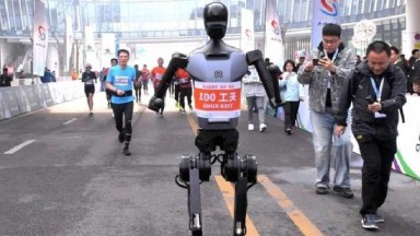 Pekin Yarı Maratonu'nda İnsanlar ve Robotlar Aynı Parkurda Yarışacak