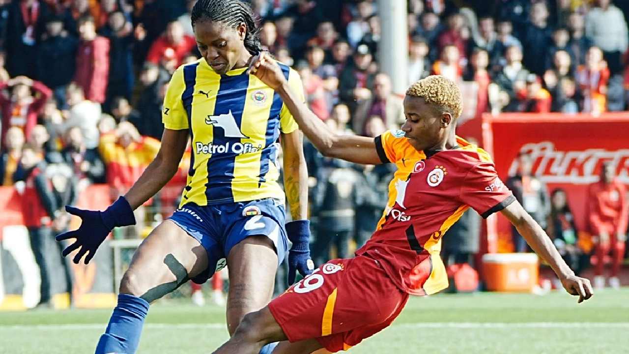 Galatasaray ve Fenerbahçe Kadın Futbol Derbisi 1-1 Bitti